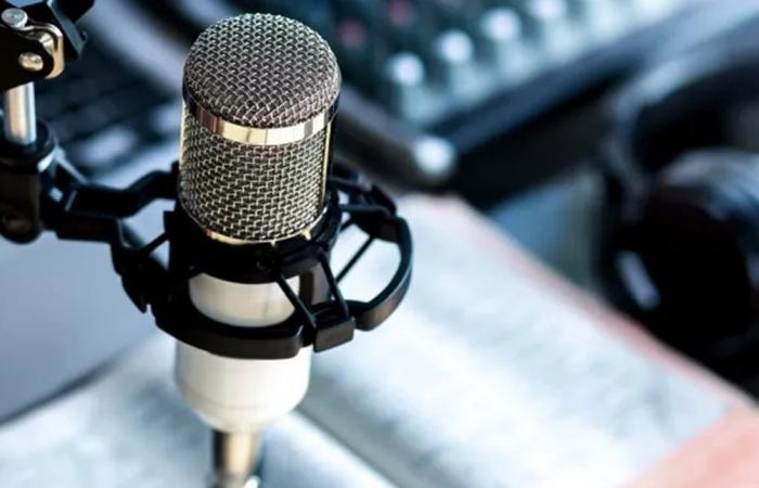 بعد استهداف مقرّ بوتين... "راديو يوم القيامة" يبث رسائل غامضة (فيديو)