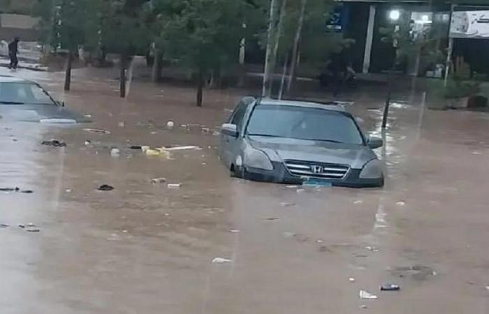 شمالًا.. الأمطار تُغرق الطرقات (فيديو)