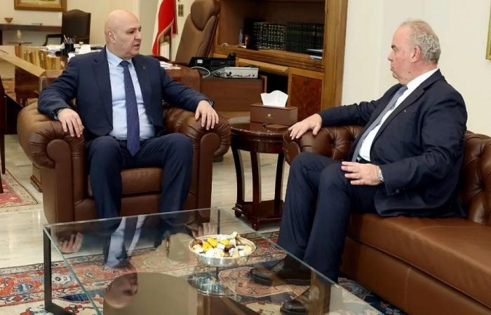 الحاج اطلع عون على إنجازات وزارة الاتصالات