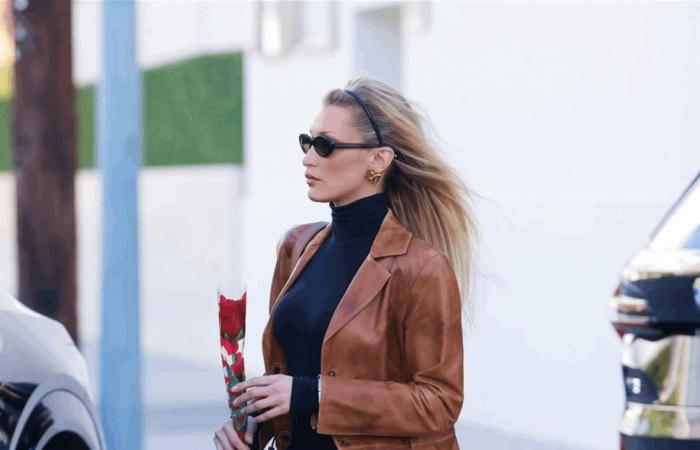 بيلا حديد تتألق في حفل خيري لدعم فلسطين والسودان