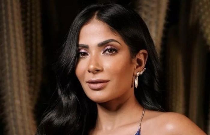 أزمة فنية وخسائر في أعمالها.. ماذا يجري مع منى زكي؟