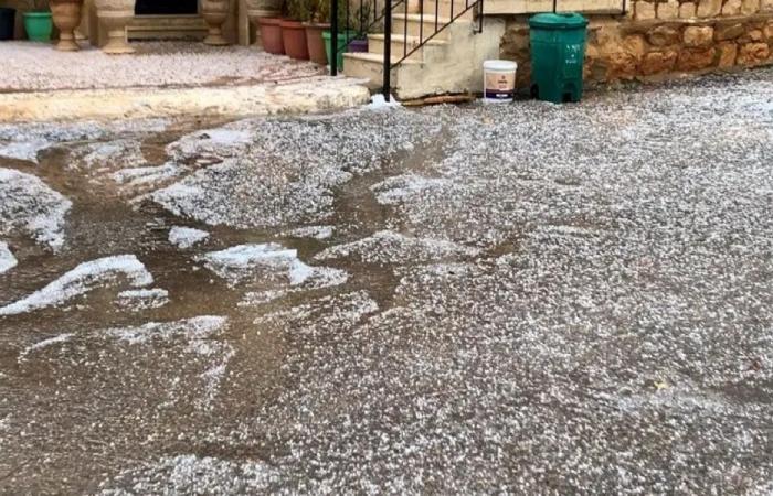 مستنقعات على الطريق… ولا كهرباء منذ أيام!