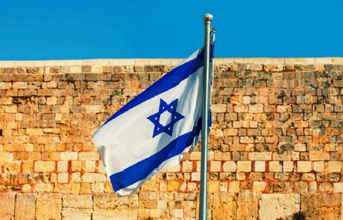 إسرائيل تفتح الملاجئ