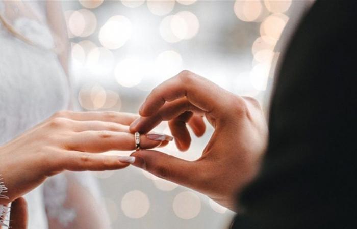 بالصورة... فنان يُفاجىء الجميع بزواجه: الحمد لله الذي تتم بنعمته الصالحات