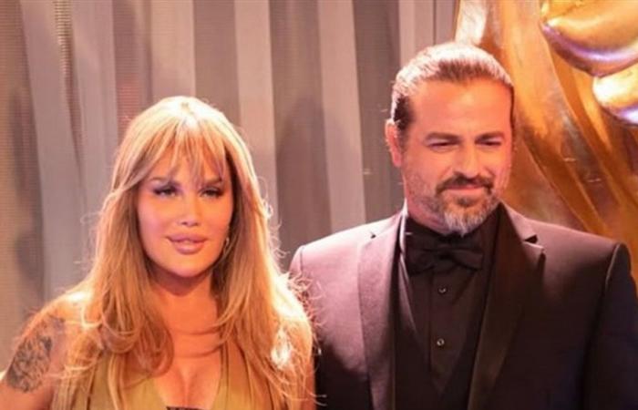 "شو الها معنى قدام الناس".. قُبلة حميمة بين نيكول سابا ويوسف الخال تعرضهما للهجوم (فيديو)