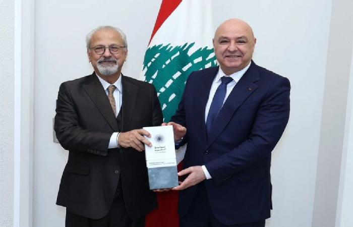 عون يهنئ شربل داغر بجائزة “نوابغ العرب 2025”