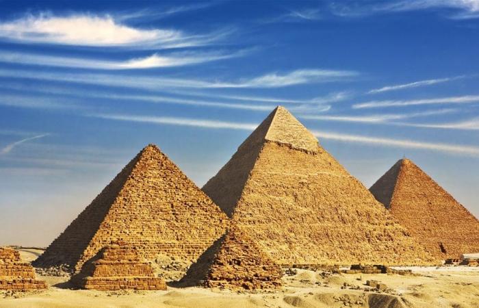 بُني من الداخل إلى الخارج.. نظرية "الآلة الميكانيكية" داخل هرم خوفو