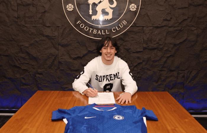 من هو "ميسي المغرب" الذي وقع لتشيلسي؟