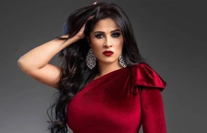 "مطلعني عريانة".. ياسمين عبد العزيز غاضبة: "يا رب يتردلك في أمك وأختك" (صورة)