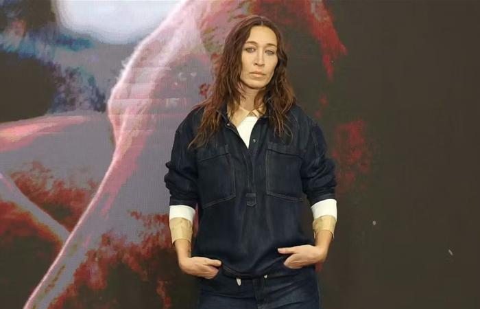 آلانا حديد تفتح النار على زوجة بروكلين بيكهام: "تلهث خلف الشهرة"