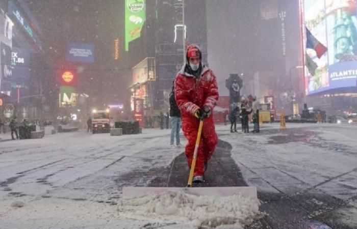 عاصفة شتوية قوية تضرب الولايات المتحدة