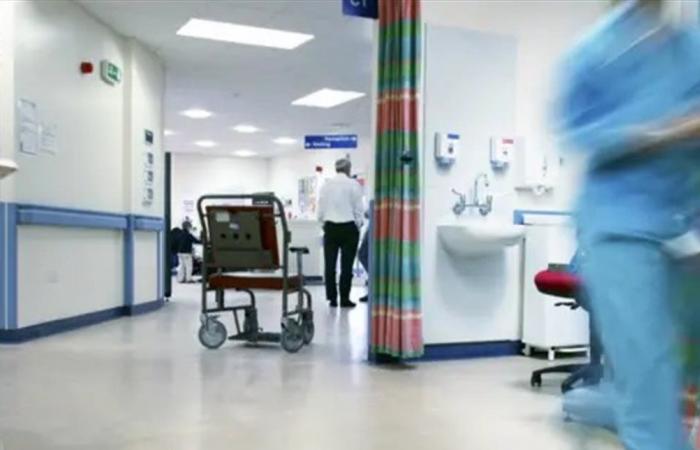 بالصورة نقل فنان قدير إلى المستشفى... أُصيب بجلطة!