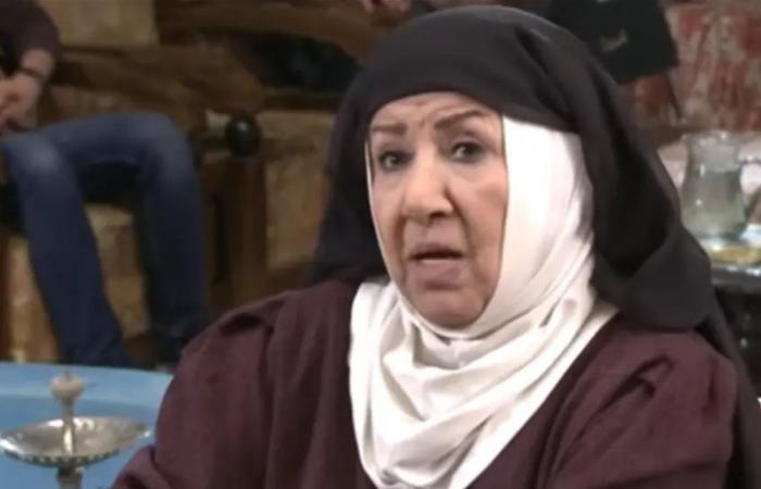 من داخل السيارة... فيديو لهدى شعراوي مع العاملة المنزليّة