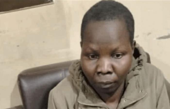 من داخل سيارة الشرطة.. فيديو لخادمة "أم ذكي"