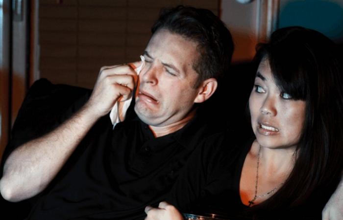 من يبكي أكثر.. الرجال ام النساء؟