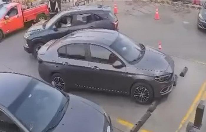 فيديو مرعب من دولة عربيّة... هكذا انهارت الأرض فجأة وابتلعت محلين