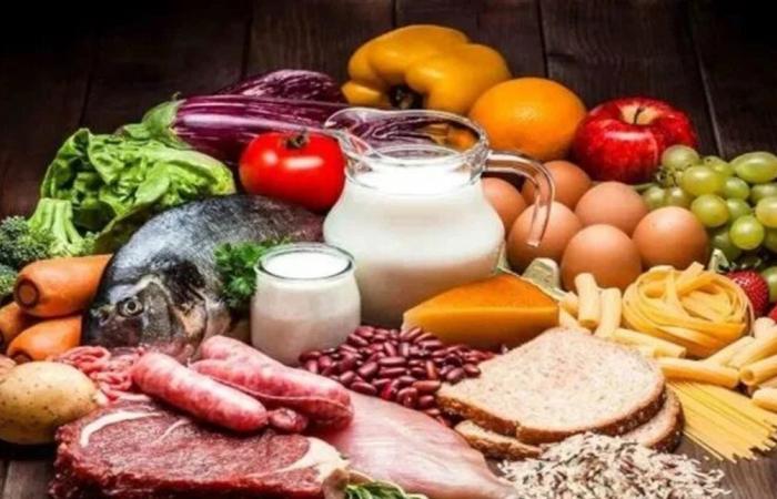 لصحة الأمعاء.. ابتعد فوراً عن نوعين من الأطعمة