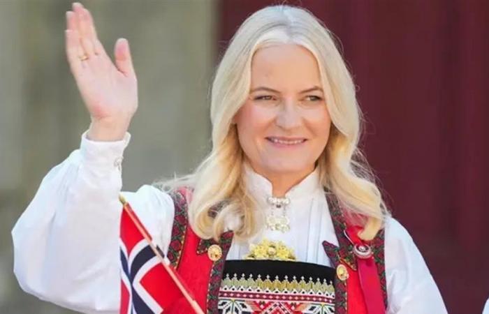 ولية عهد النرويج تعتذر للعائلة المالكة بسبب صداقتها مع إبستين