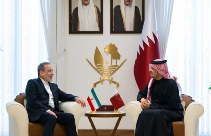 رئيس وزراء قطر يبحث مع عراقجي خفض التصعيد