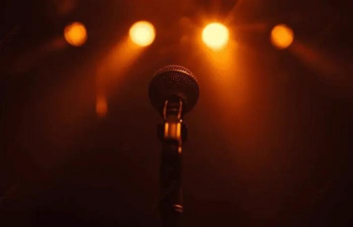 فنان يرد بـ"سخرية" على شائعة اعتناقه الإسلام (صورة)