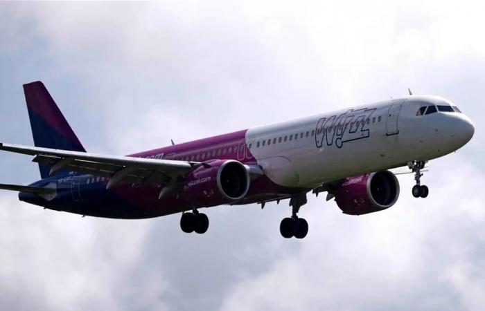 بعد بلاغ تهديد.. طائرة تعود إلى مطار بن غوريون الاسرائيلي!