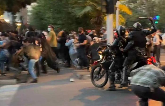 معلمة إيرانية تواجه خطر الإعدام.. ما القصة؟