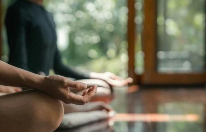 دراسة حديثة: التأمل يعيد برمجة الدماغ للوصول إلى "ذروة الكفاءة"