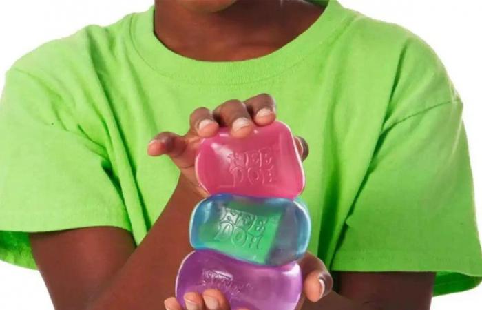 إصابة طفل بحروق نتيجة لعبة حسّية في الميكروويف