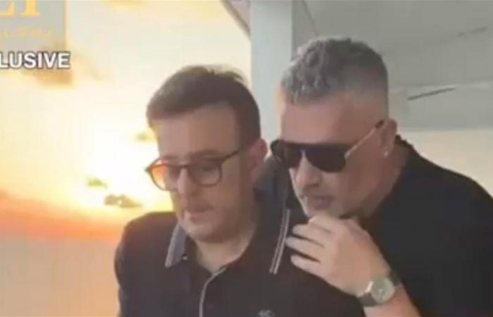 بالفيديو ...صابر الرباعي و فارس كرم يستمتعان بغروب الشمس