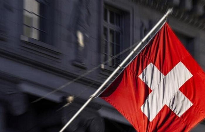 11 جريحاً... انفجار مدفع على عربة خلال احتفال في سويسرا