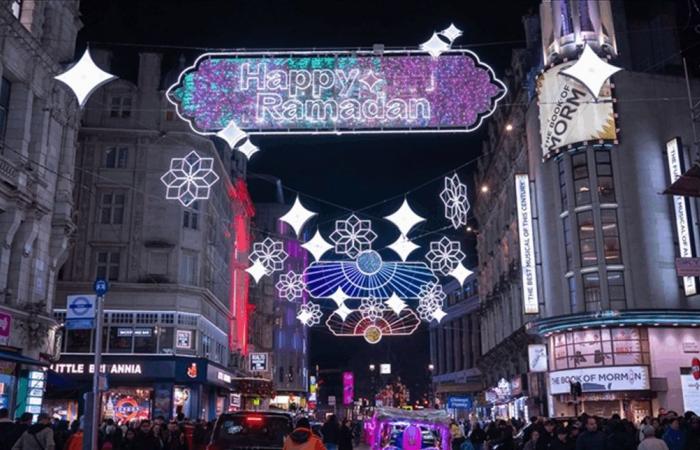 أضواء رمضان تعود إلى لندن.. 30 ألف مصباح ورسالة واحدة: "نحن هنا" (صور)