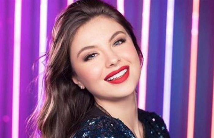 إطلالة أنيقة وطبيعة ساحرة… مايا رعيدي تسرق الأضواء على مواقع التواصل