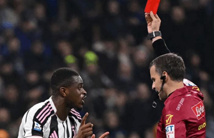 بعد "خطأ" تحكيمي.. تهديدات بالقتل تلاحق حكما