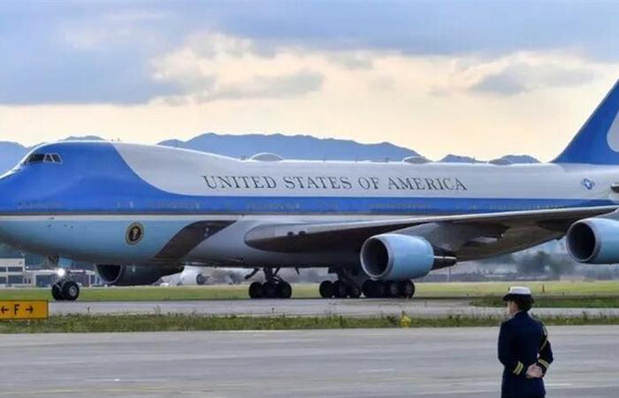 اعتماد ألوان جديدة لطائرة الرئاسة الأميركية