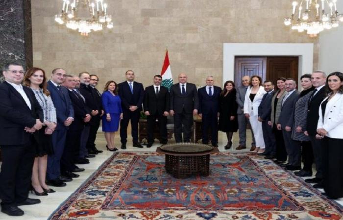 عون لنقابة الصيدلة: اعملوا كي يعود لبنان ‏”صيدلية الشرق”