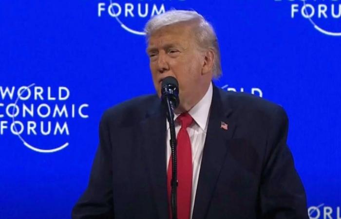 ترامب يعلن رفع الرسوم الجمركية العالمية