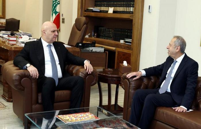 عون عرض مع طرابلسي للمستجدات السياسية