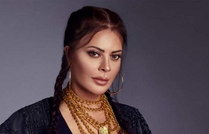 كارمن لبس: "حكي السياسة مش وقتو"