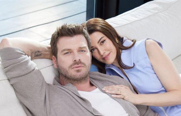 بعد أنباء عن طلاقه.. النجم التركي الشهير يُفاجئ الجميع بإطلالة جديدة (صور)