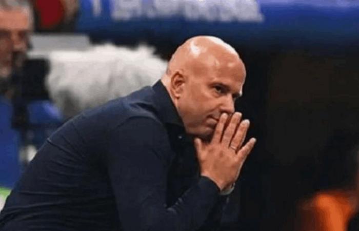 بالفيديو.. جماهير غلطة سراي تربك سلوت