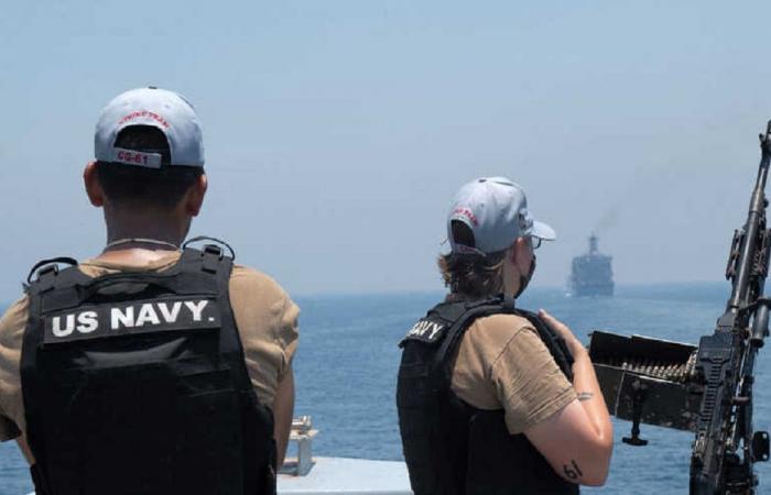 قوة من مشاة البحرية الأميركية إلى الشرق الأوسط