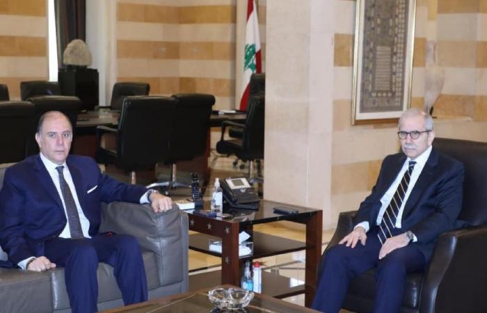 سلام بحث مع حاكم مصرف لبنان في تداعيات الحرب