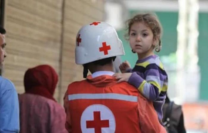 غارة إسرائيلية تدمر منزل عائلة في القنطرة ومصيرهم مجهول