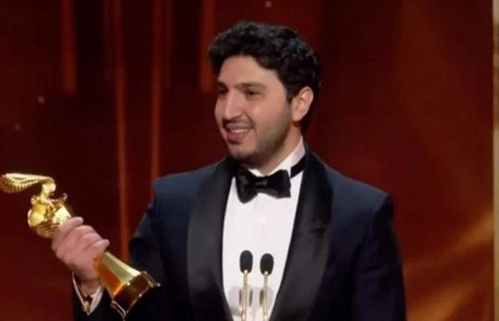 "خلصنا"... هذا ما أعلنه الفنان محمد شاكر من داخل المستشفى (صورة)