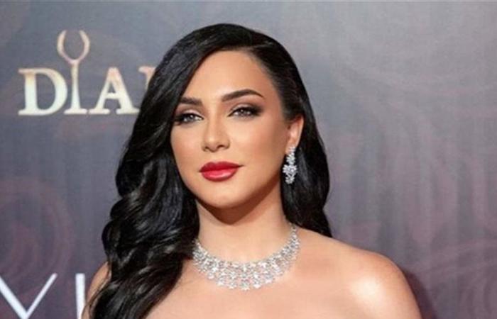 هل ستجسد سلاف فواخرجي شخصية أسماء الأسد في مسلسل جديد؟