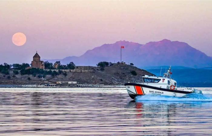 غرق قارب مهاجرين قبالة تركيا... ووفاة 18 شخصاً