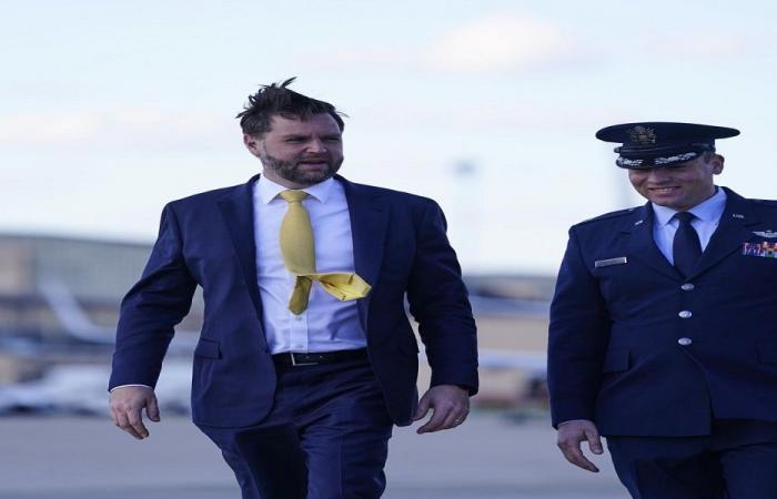 الوفد الأميركي برئاسة فانس يصل الى باكستان