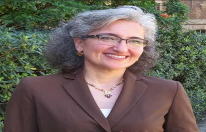 كرامي تتسلّم وثائق للمناهج الجديدة