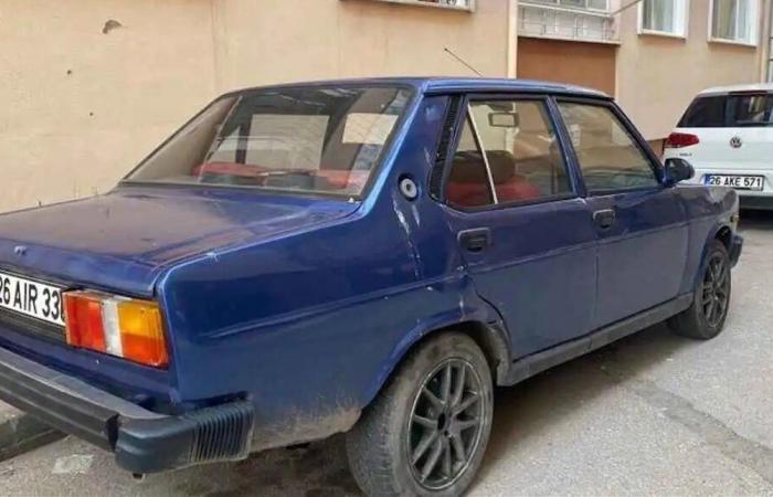 لسبب غير متوقع.. سيارة عمرها 40 عاماً تستقطب مئات المشترين (فيديو)