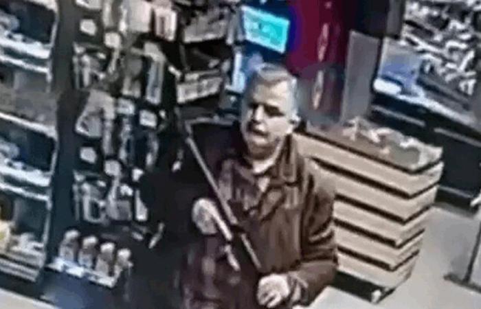 بالفيديو.. قتلى في هجوم مسلح داخل سوبر ماركت في كييف